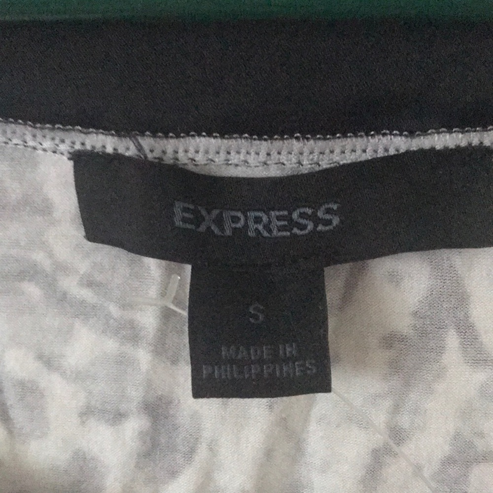 💕Express Tunic Top 💕 - Picture 4 of 4